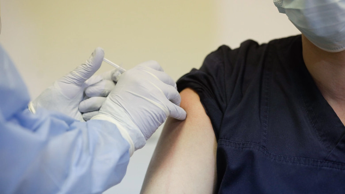 Mărturia cumplită a unei profesoare care s-a vaccinat cu AstraZeneca: După vaccin viaţa mea s-a transformat într-un calvar