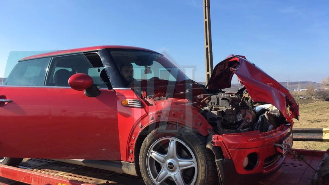 Accident feroviar la Iaşi. O maşină a fost acroşată de tren - Exclusiv, Foto