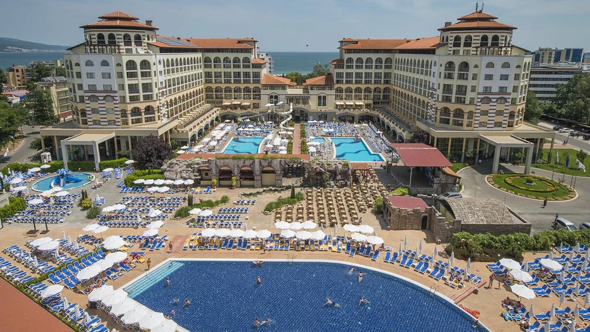Nopţi gratuite de cazare pentru turiştii care plătesc pentru un test PCR. Anunțul făcut de vecinii bulgari