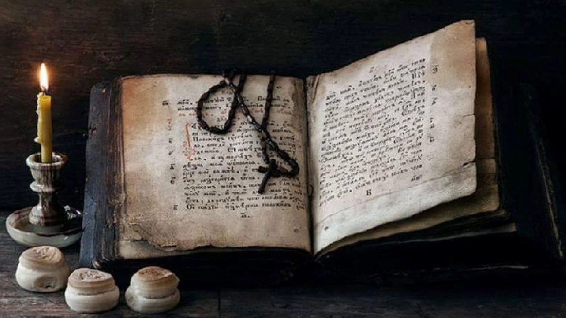 Ce este Psaltirea neagră: Te ajută într-adevăr să scapi de dușmani?