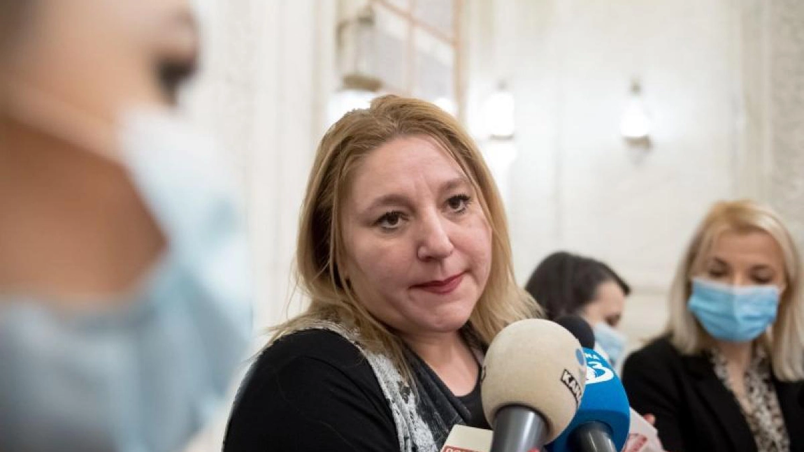 Diana Șoșoacă a dezvăluit de ce a divorțat de primii doi soți. Senatoarea se consideră o soție insuportabilă