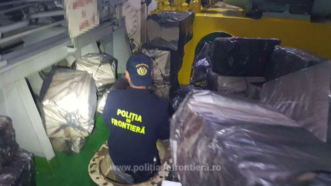 57 de descinderi la Constanța. Mai mulţi vameşi şi poliţişti au fost arestaţi pentru contrabandă cu parfumuri contrafăcute. Este vorba de un prejudiciu de 25 milioane euro
