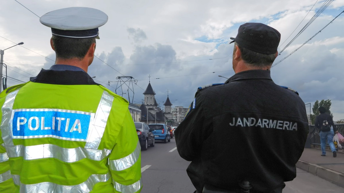 Lovitură de teatru în cazul unui ieșean bătut de oamenii legii! Un polițist local a fost achitat, după ce fusese condamnat la prima instanță! Un jandarm și un agent, pedepsiți definitiv de judecători!