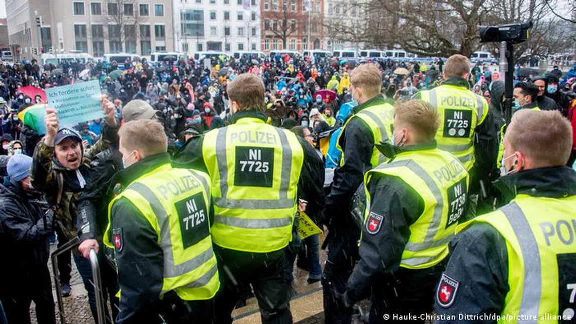 Proteste în statele Uniunii Europene împotriva măsurilor anti-COVID-19 - VIDEO