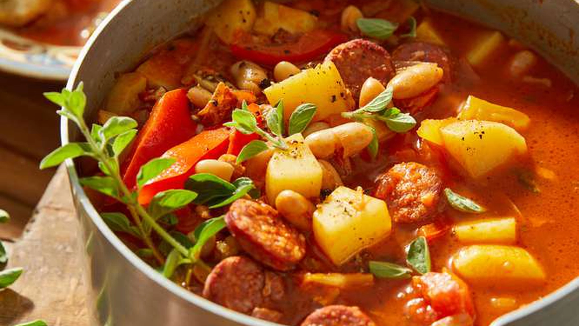 Reţetă de tocăniţă de fasole - Deliciu în farfurie pentru prânz