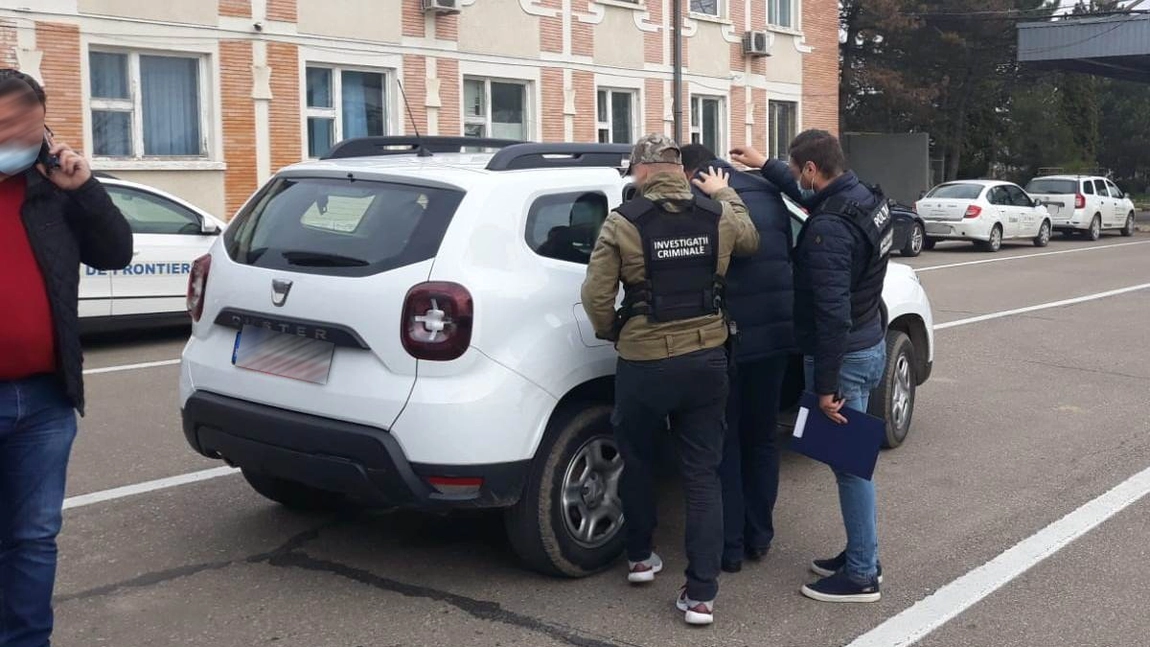 Un bărbat căutat de politiștii francezi, prins la vama Albița. Ce acuzații i se aduc