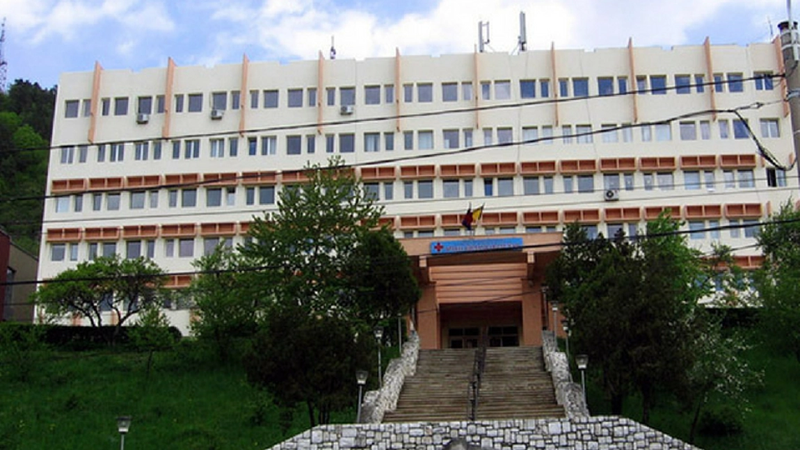 Un bărbat, infectat cu COVID-19, s-a sinucis la spitalul din Piatra Neamț. Abia fusese vizitat de fiul său