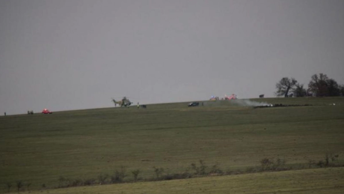 Un avion militar de tip MIG 21 s-a prăbuşit în apropiere de Reghin. Pilotul s-a catapultat înainte de impact