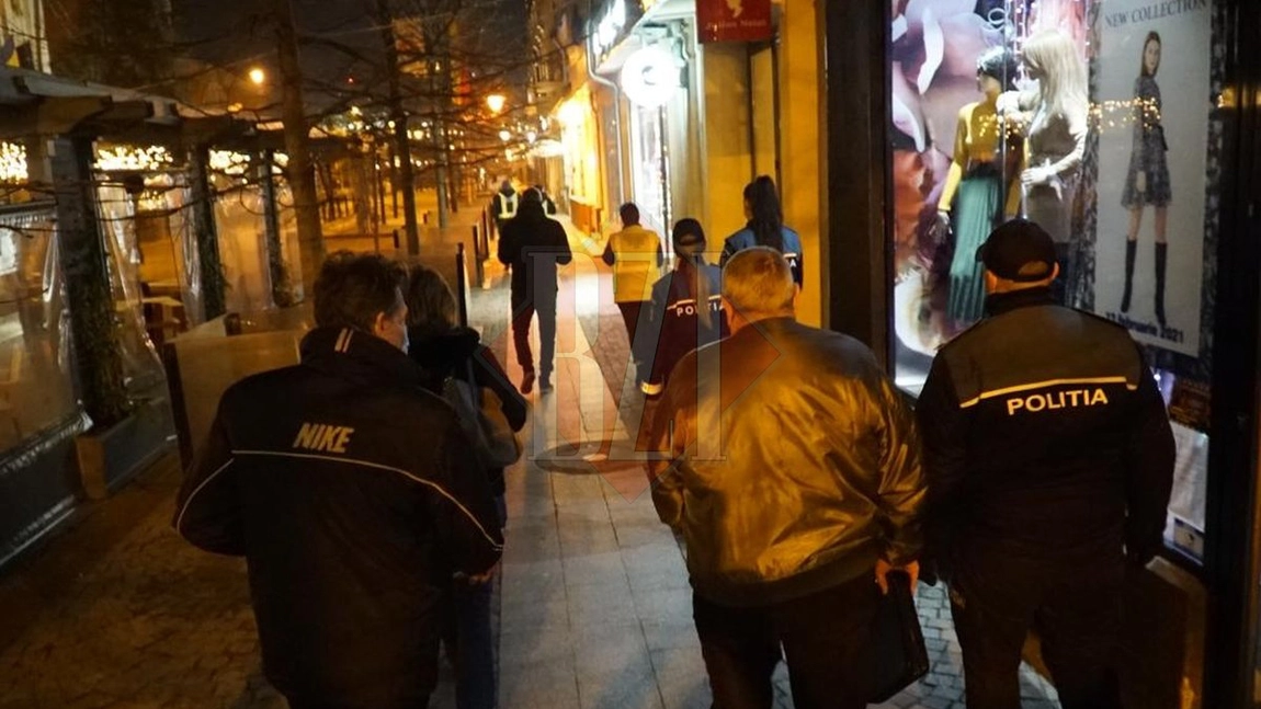 Controale în tot județul Iași, în weekend. Polițiștii au împărțit amenzi pentru nerespectarea regulilor impuse în lupta cu COVID-19