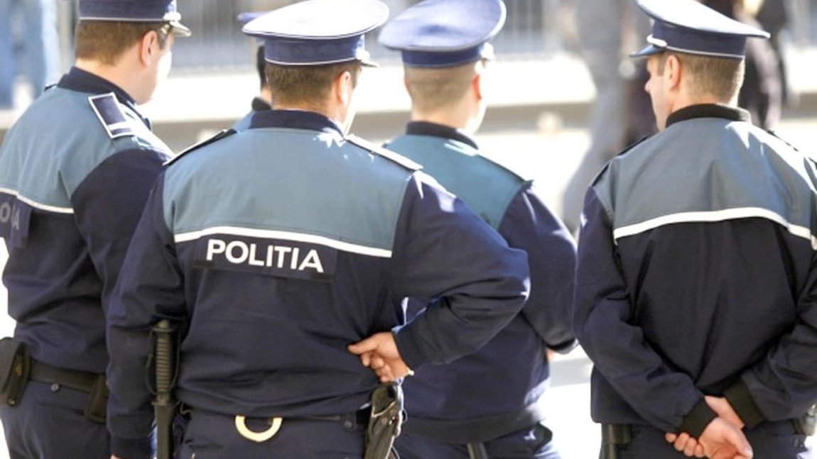 Ce înseamnă când visezi poliție: Semnale de alarmă pentru acțiunile viitoare!