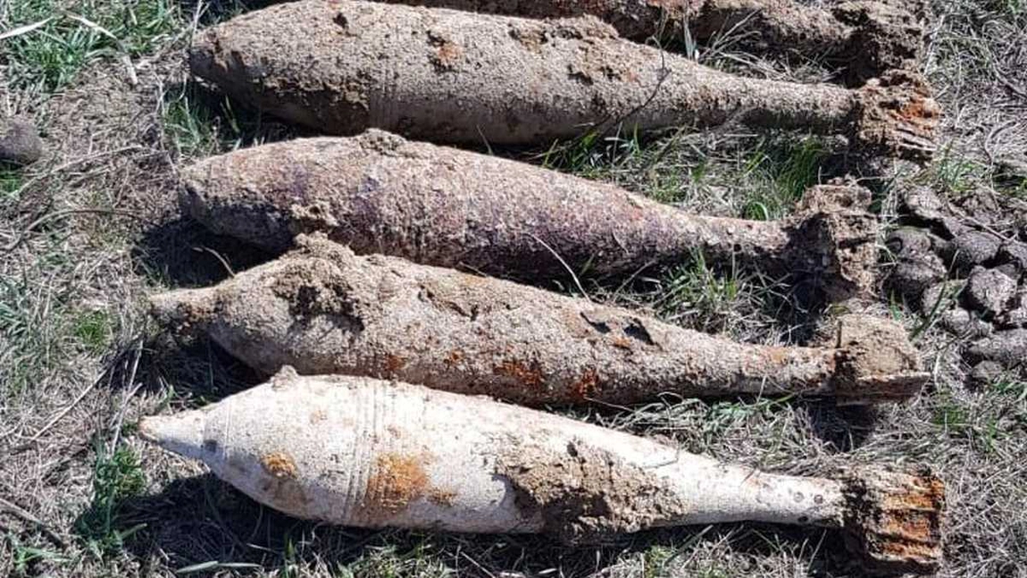 Urme din cel de-Al Doilea Război Mondial au apărut în județul Iași. Zeci de proiectile au apărut la suprafață în mai multe localități - FOTO