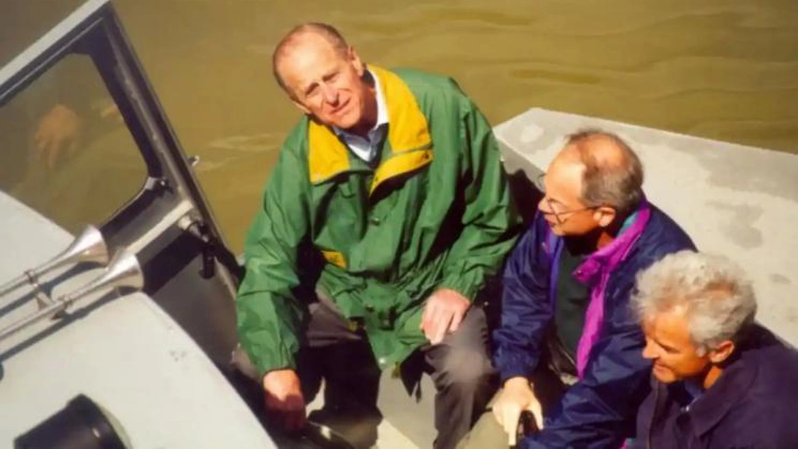 Prinţul Philip, fascinat de Delta Dunării: «Nu mi-am imaginat că la distanţă atât de mică de Londra există ceva atât de frumos»
