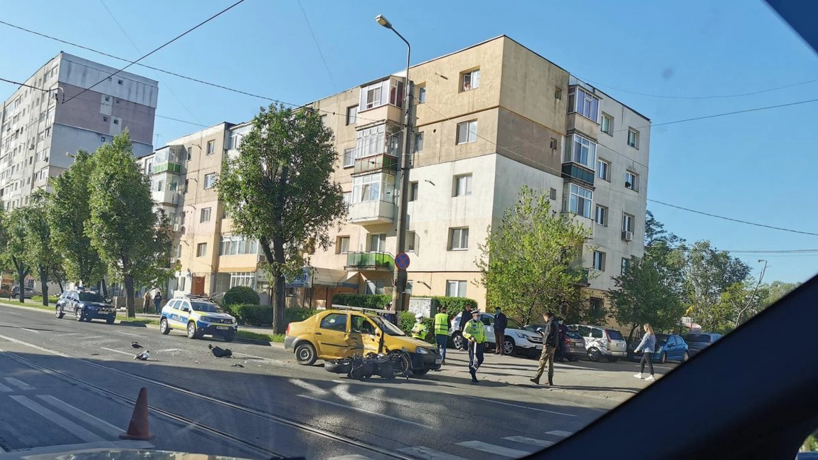 Accident rutier în zona Gară din Iași. Există cel puţin o persoană rănită - EXCLUSIV, UPDATE