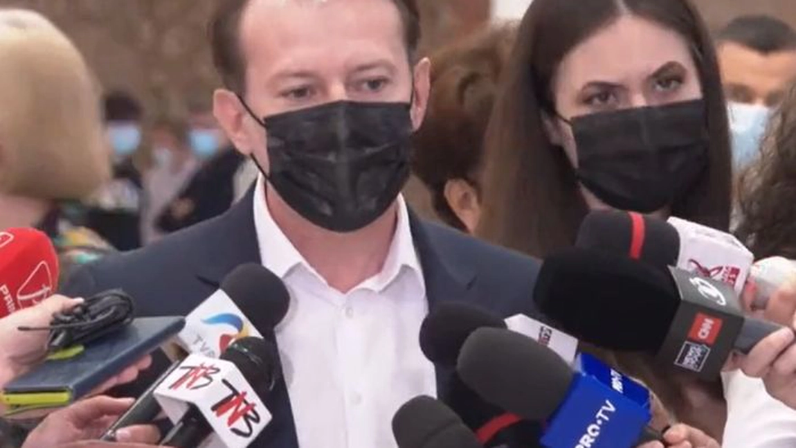 Dosarul de liceu al premierului ţinut la secret. Florin Cîțu a picat de două ori admiterea la facultate iar la examenul de treaptă a luat nota 4!