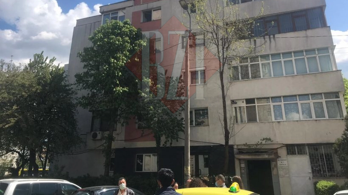 Incendiu în Nicolina. Şase copii şi 4 adulţi s-au intoxicat cu fum, după ce o femeie de 60 ani a dat foc unui dulap - EXCLUSIV, UPDATE/ GALERIE FOTO, VIDEO