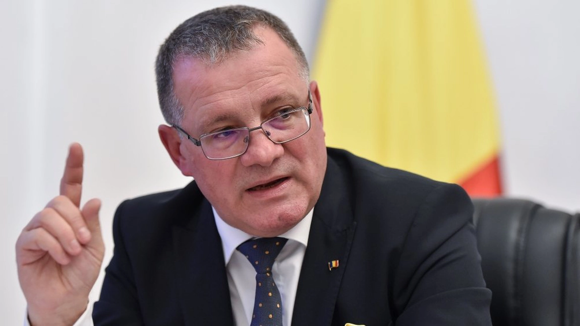 Ministrul Agriculturii, Adrian Oros, surprins când a aflat că prețul pâinii a fost majorat. A preferat să încheie conferința - Video
