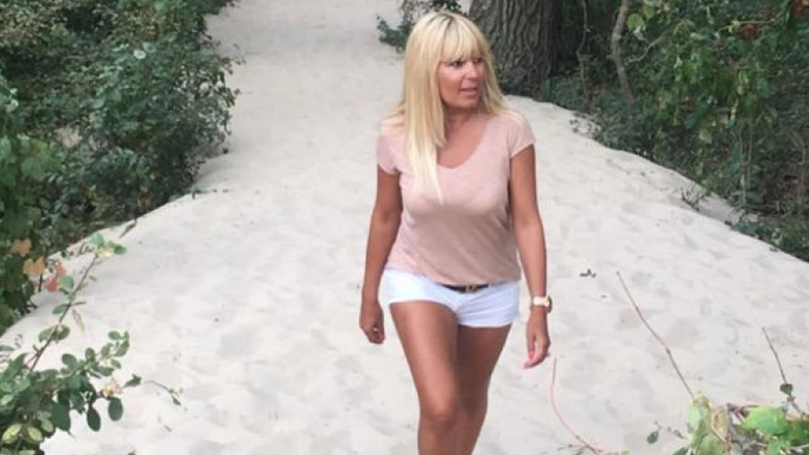 Cum arată acum fiica Elenei Udrea. Eva și părinții ei au petrecut Paștele la mare