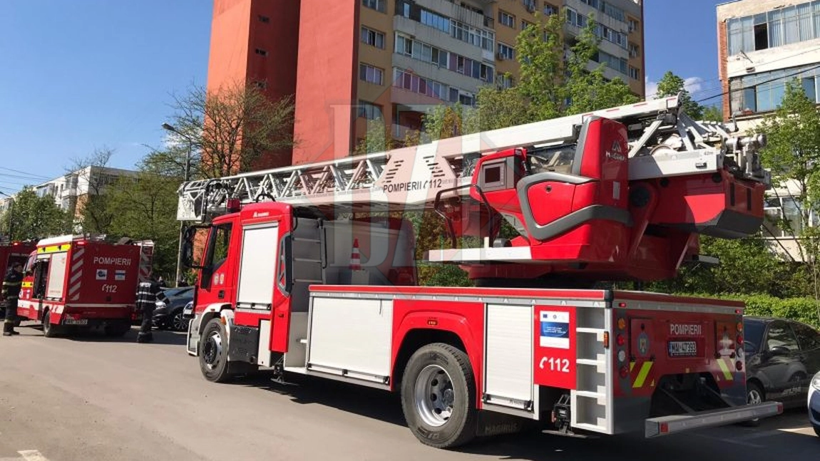 Incendiu la un apartament din Iaşi. Mai multe echipaje de pompieri intervin - EXCLUSIV, UPDATE, FOTO