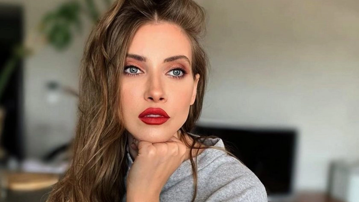 Iulia Albu, probleme de sănătate. A ajuns să facă înjecții în scalp