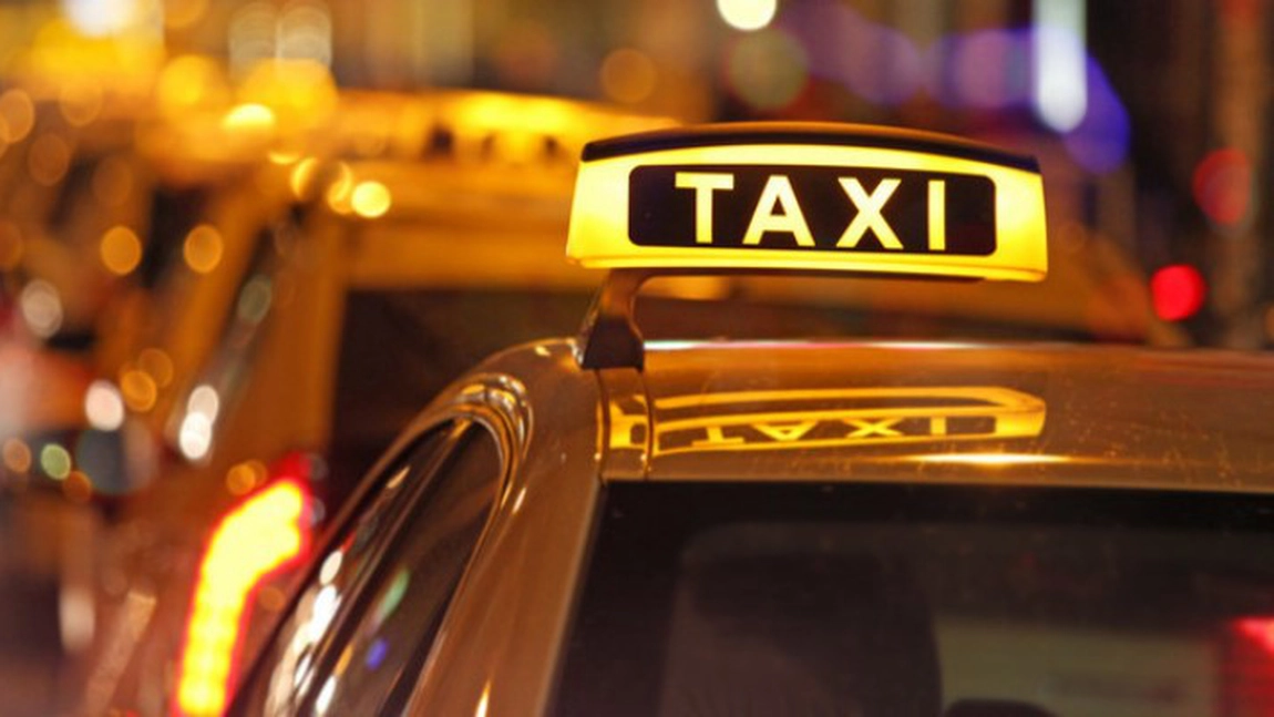 Câți lei a luat un taximetrist din Satu Mare pe o cursă de 47 de secunde. Imaginea cu bonul cursei a ajuns virală