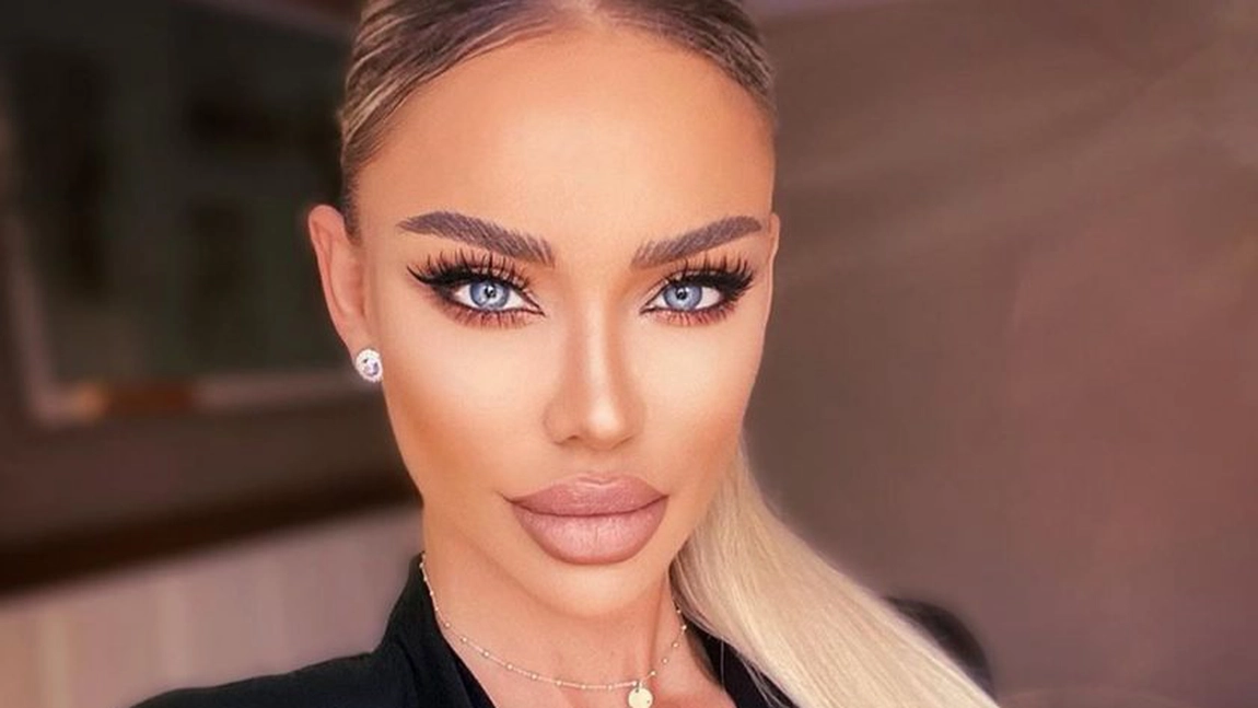 Bianca Drăgușanu și-a pus fanii pe jar! Frumoasa blondină, nuntă în secret?