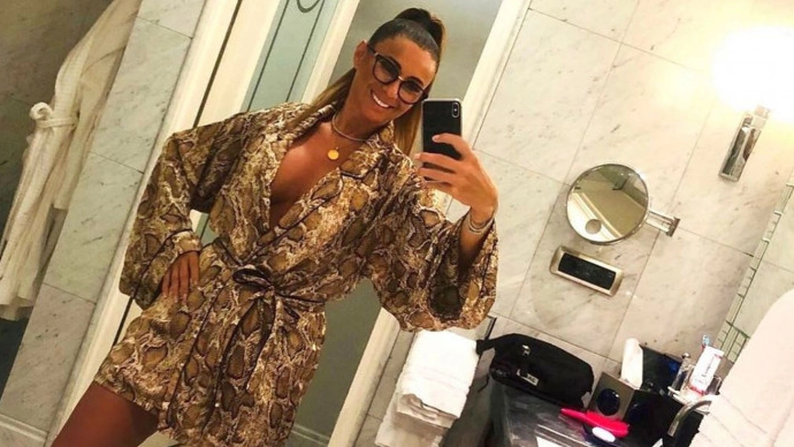 Anamaria Prodan s-a “refugiat” în Grecia după ce Reghecampf a anunțat divorțul