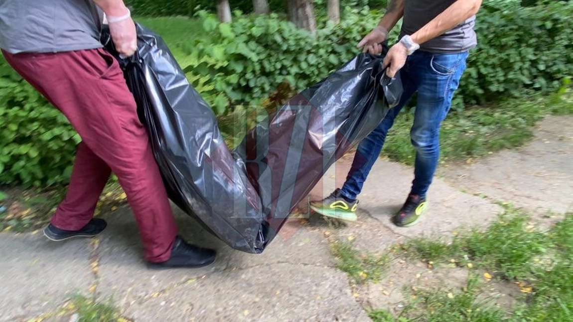 Încă o tragedie la Iaşi! Un bărbat a murit după ce a căzut de la etajul 4, în centru. Anchetatorii cred că s-a sinucis (Exclusiv) - FOTO, VIDEO