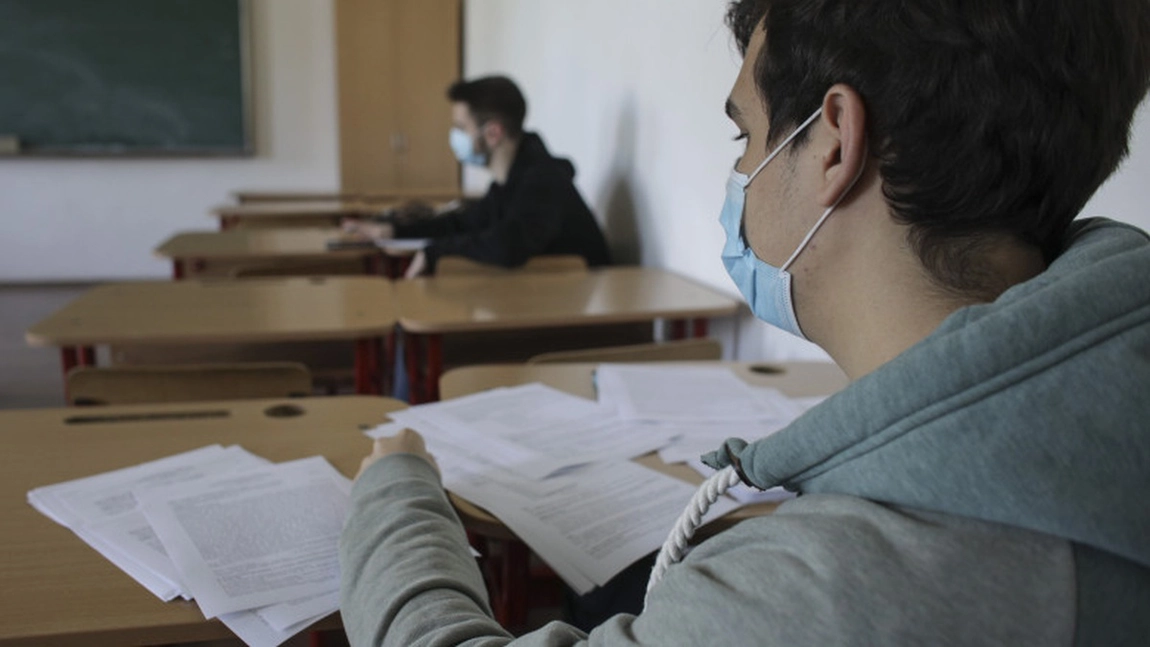 Examen-maraton, în premieră și la Iași! În doar patru zile, peste 5.000 de candidați ieșeni vor susține toate probele scrise la Bacalaureat 2021, sesiunea de vară! Primul test are loc astăzi, la Limba și literatura română!