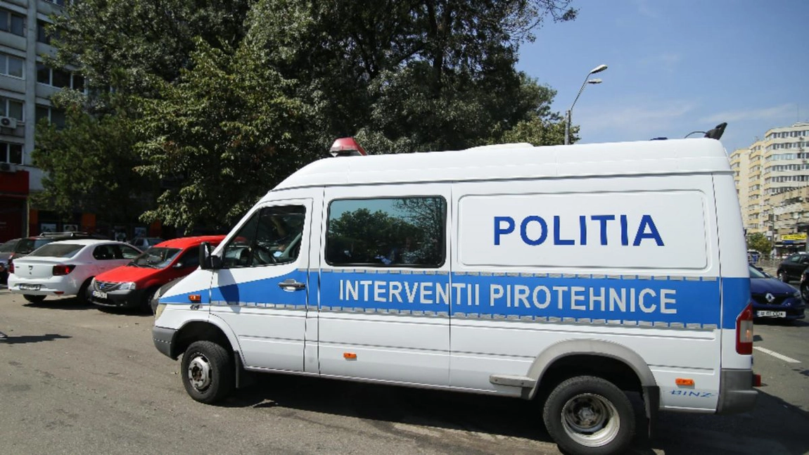 Alertă cu bombă în Deva, mai multe echipaje de poliție SRI și ISU s-au deplasat la fața locului
