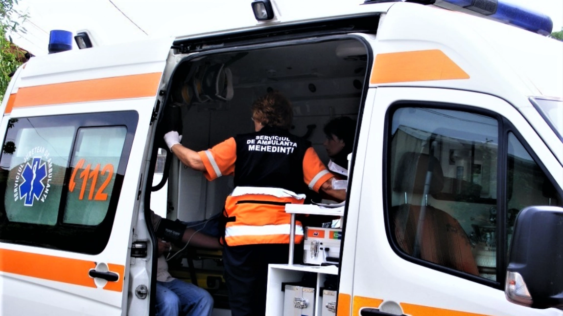 Bărbat mort după ce a rămas prins cu capul sub cabina unui TIR, în Pitești