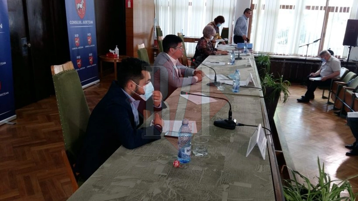 Ședință a Consiliului Județean Iași, la Casa Pătrată! Sunt anunțate proiecte pentru modernizarea drumurilor și investiții în spitalele subordonate! - LIVE VIDEO, FOTO