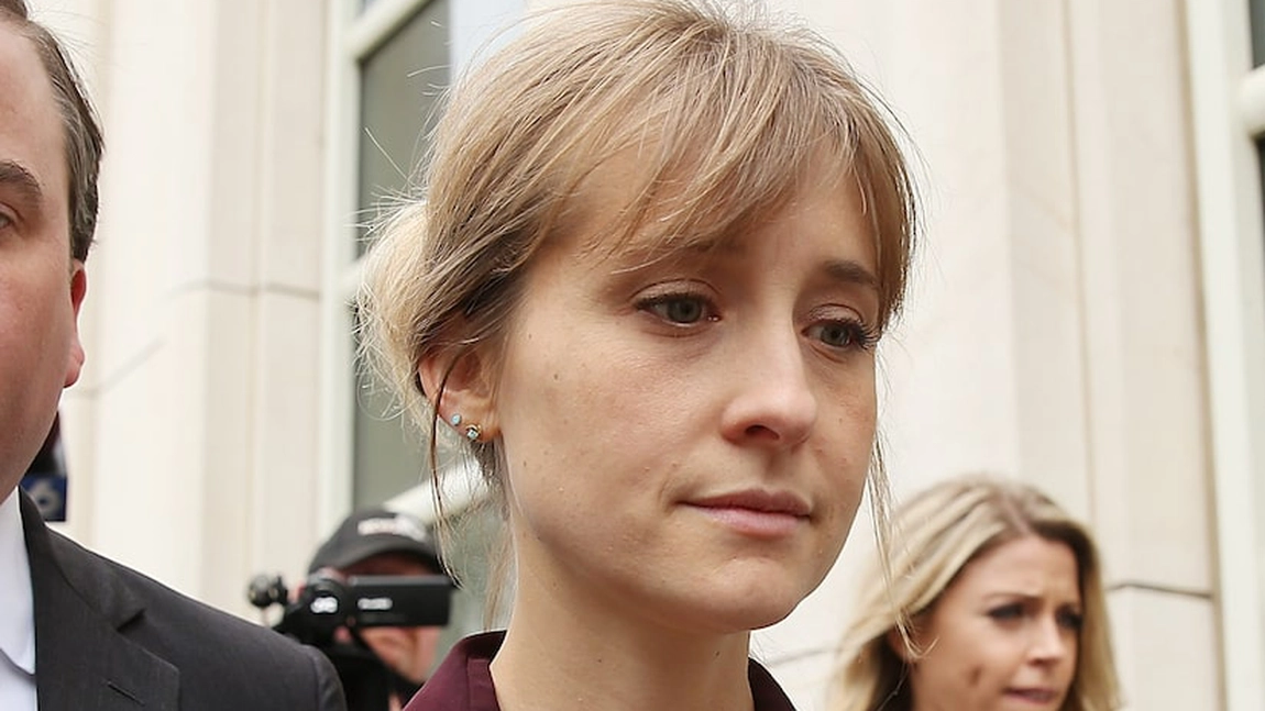 Actrița Allison Mack a fost condamnată la închisoare. Care este motivul