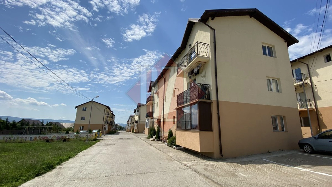 Disperare maximă pentru locuitorii din cartierul Astoria! Nu au apă potabilă în plină caniculă. Bebelușii sunt spălați abia la miezul nopții - FOTO / VIDEO
