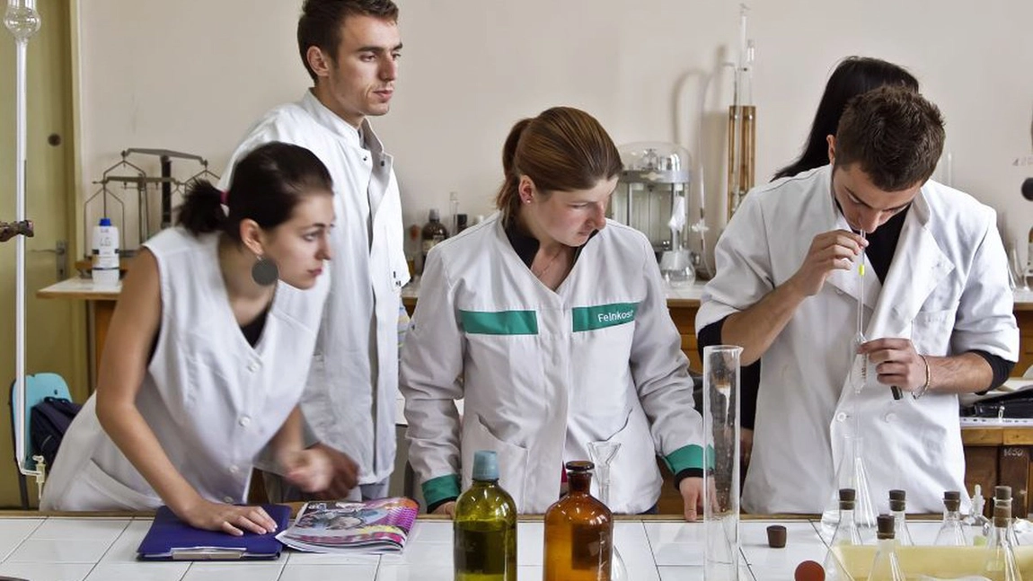 Zece mii de euro pe proiect, un nou sprijin financiar prin granturi oferite de Universitatea Tehnică din Iași