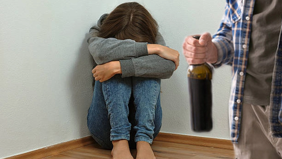 Iubita nu i-a satisfăcut poftele sexuale pentru că era în spital și s-a gândit să apeleze și la fiica acesteia. Nu i-a păsat că are doar 9 ani. Cum a ieșit grozăvia la iveală și ce s-a ales de pedofil
