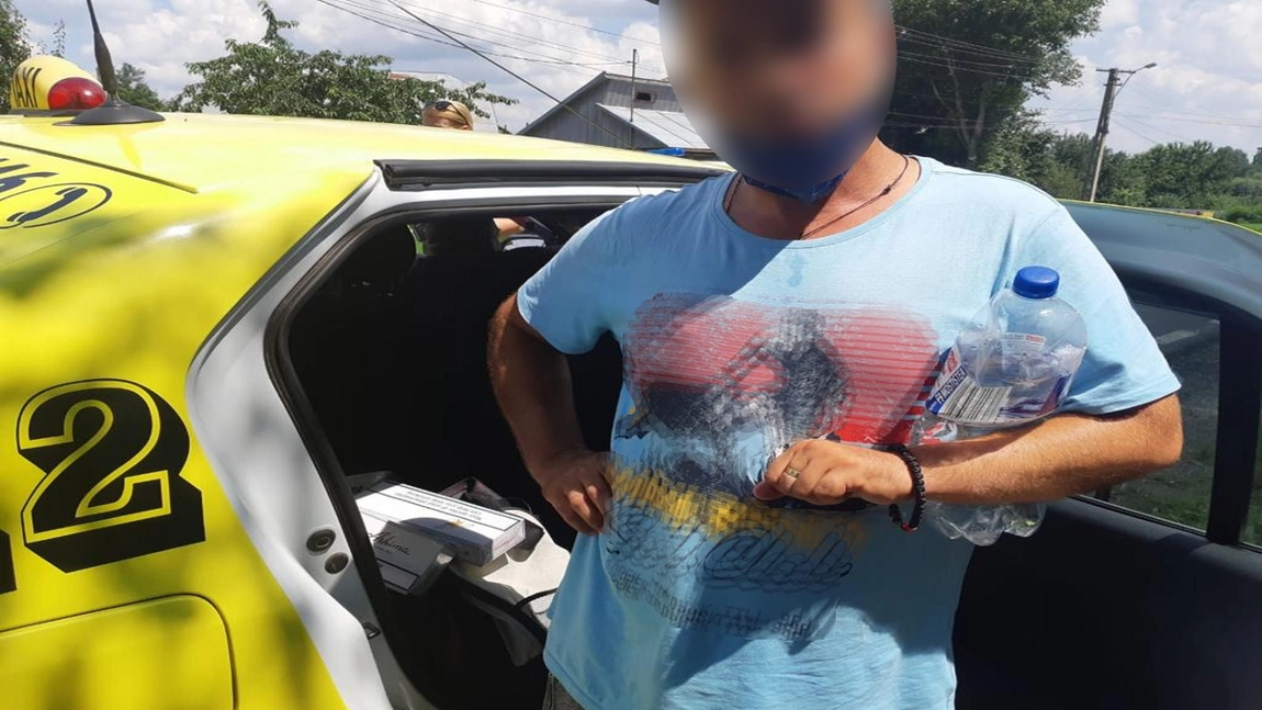 Ţigarete de contrabandă transportate cu taxiul