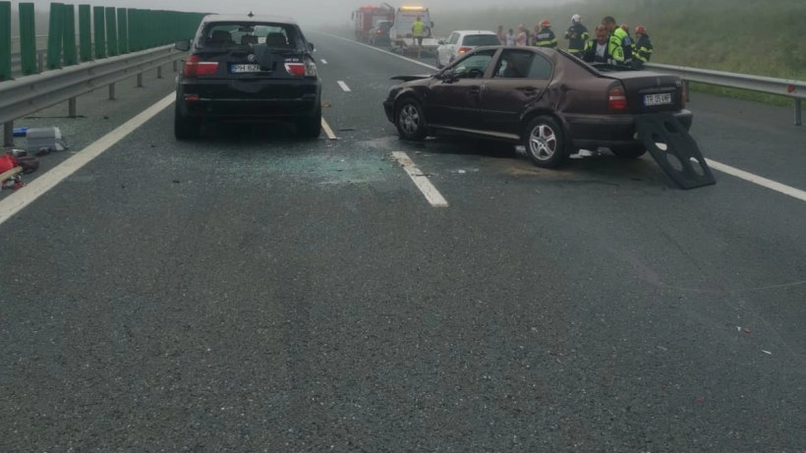 Prăpăd pe Autostrada Soarelui! Au avut loc 3 caramboluri în care au fost implicate zeci de autoturisme şi sute de persoane cu zeci de răniţi