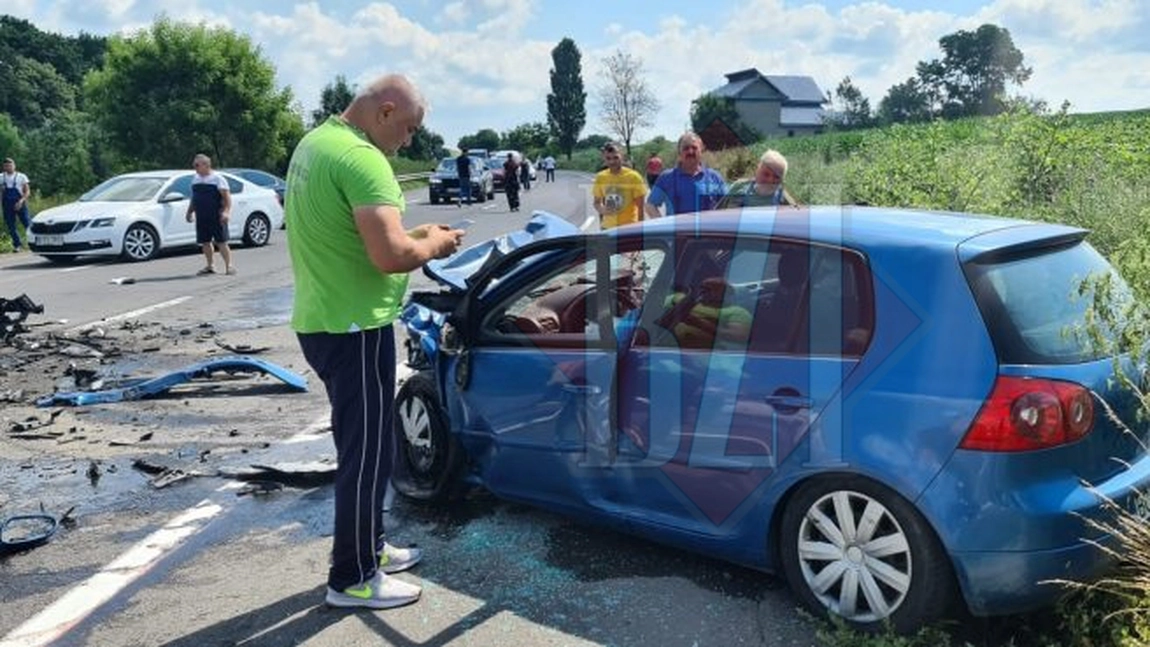 Imagini şocante! Accident rutier mortal în judeţul Iaşi. Două persoane şi-au pierdut viaţa, după ce două maşini s-au izbit frontal - EXCLUSIV, GALERIE FOTO, VIDEO