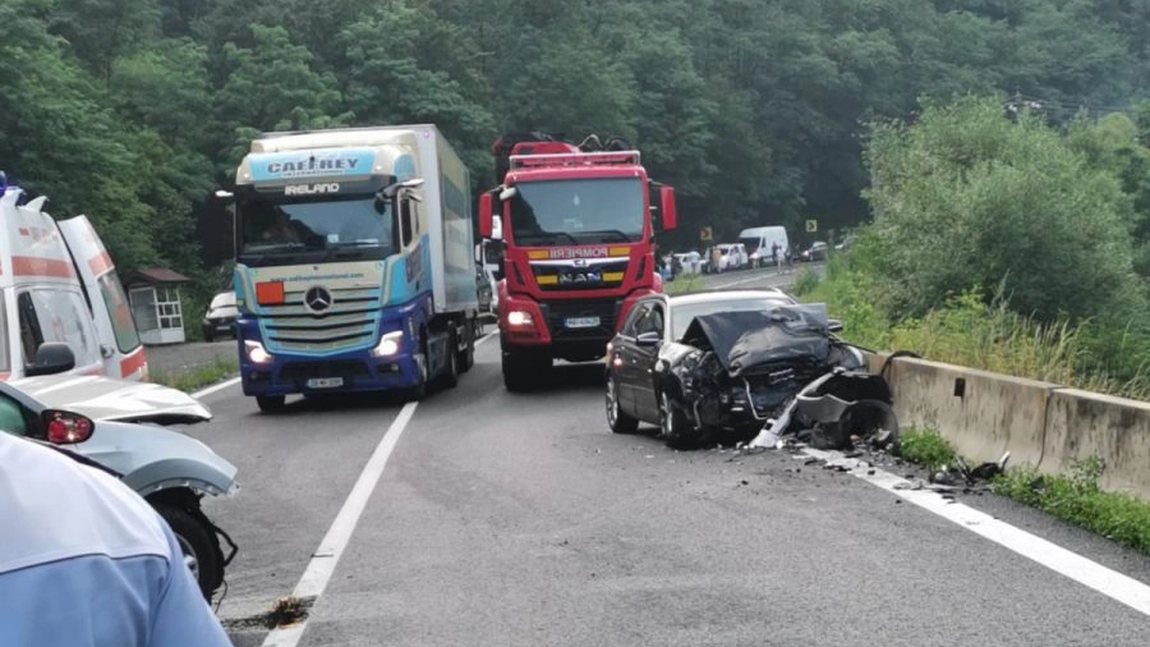 Accident grav în județul Vâlcea. Au fost implicate patru victime, printre care o fetiță de patru ani cu traumatism facial