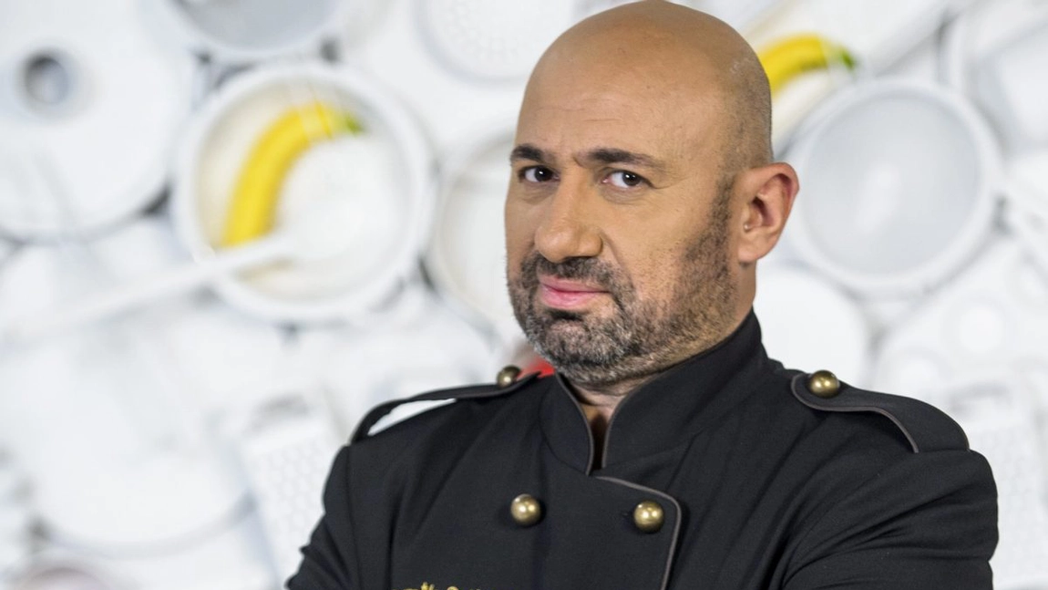 Cât costă un burger la restaurantul unde lucrează Cătălin Scărlătescu? De necrezut câţi lei trebuie să scoţi din buzunar