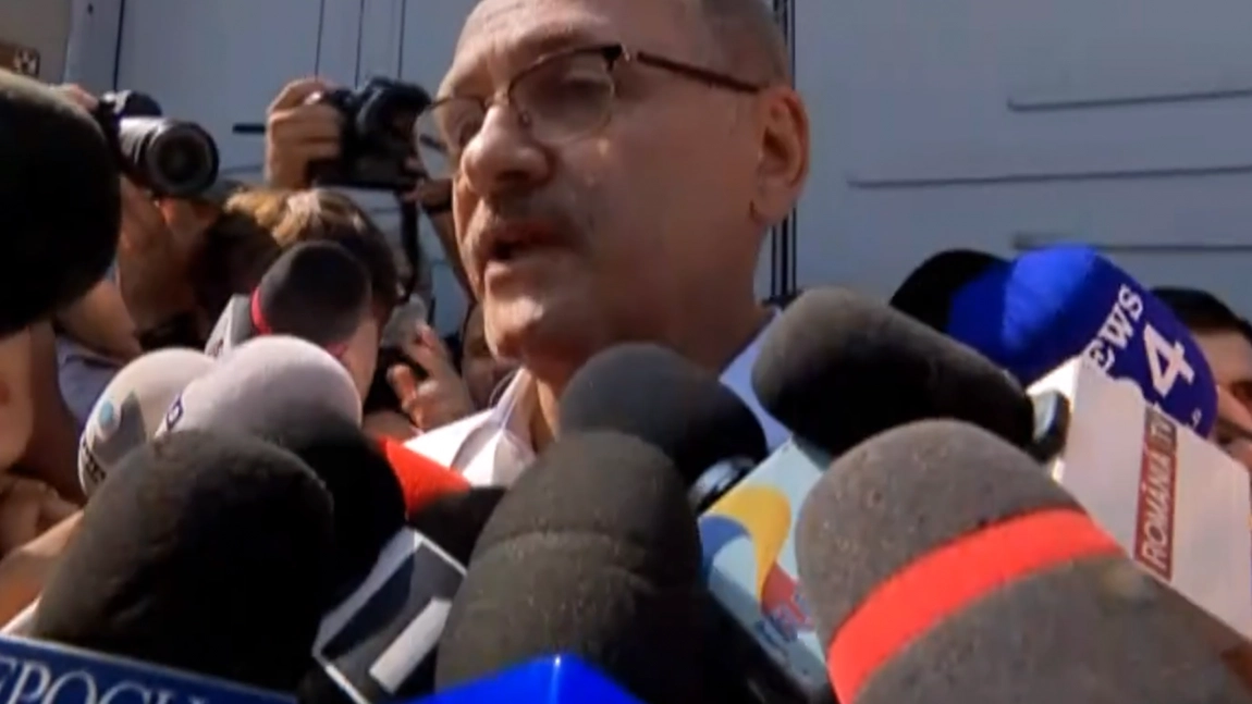 Liviu Dragnea, declarație la ieșirea din penitenciar: „Eu mă consider deținut poltic, pentru că am intrat nevinovat”