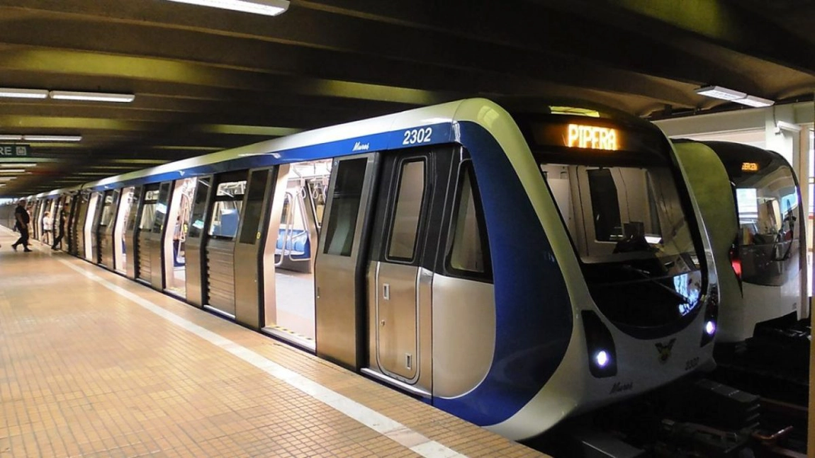 Un tânăr din Capitală atacă femeile de la metrou! Toată lumea este îngrozită: ,,Am urlat pe peron!''