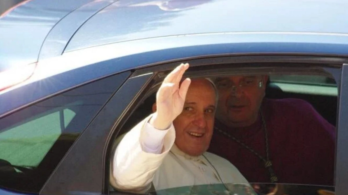 Un cardinal al bisericii romano catolice a fost trimis în judecată pentru fraudă financiară