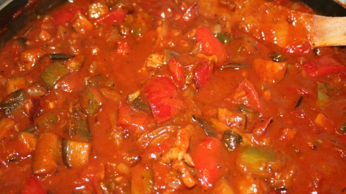 Tocana de legume ca la mănăstire: Un gust deosebit, pe care nu-l poți rata!