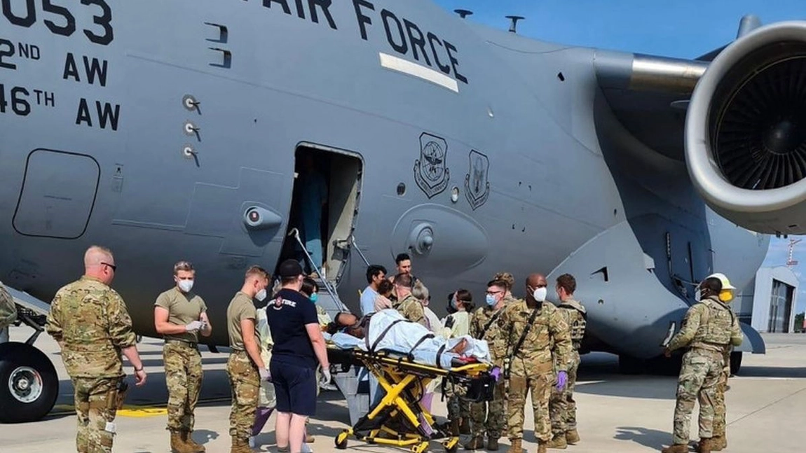 Naștere la bordul aeronavei SUA. O femeie a născut în timp ce era evacuată din Afganistan