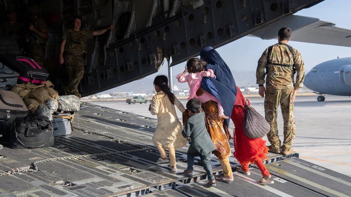 Alertă teroristă pe aeroportul din Kabul, Afganistan! Autoritățile internaționale au tras un semnal de alarmă