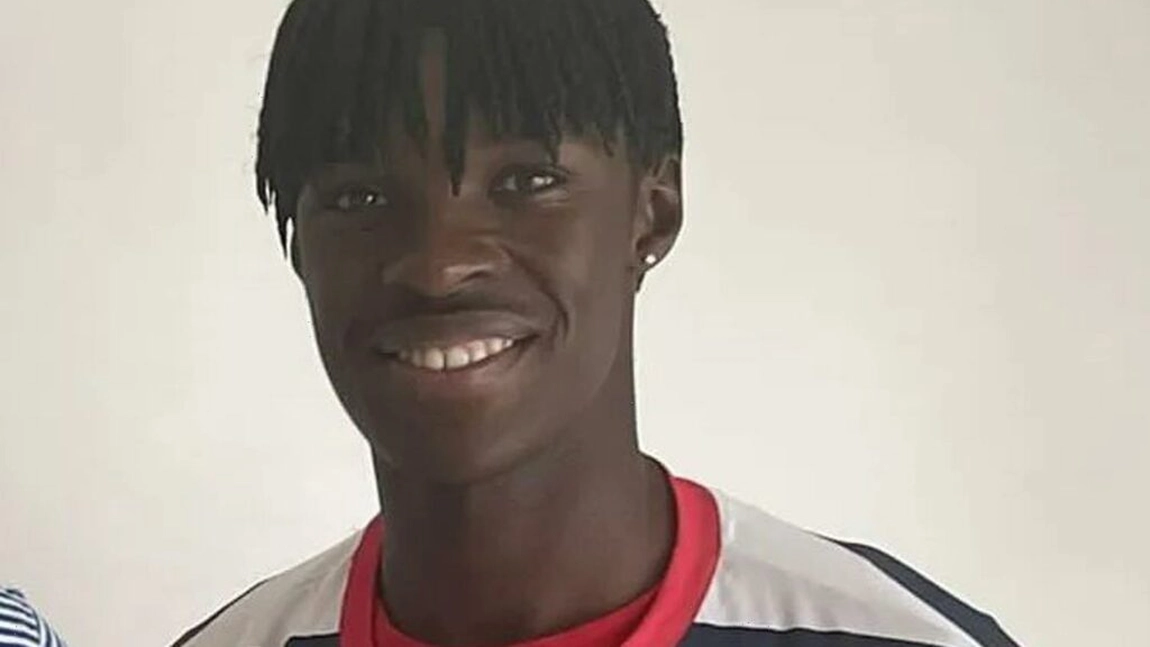 Un fotbalist din Italia a murit subit, după ce a fost testat pozitiv cu COVID-19. Avea doar 19 ani