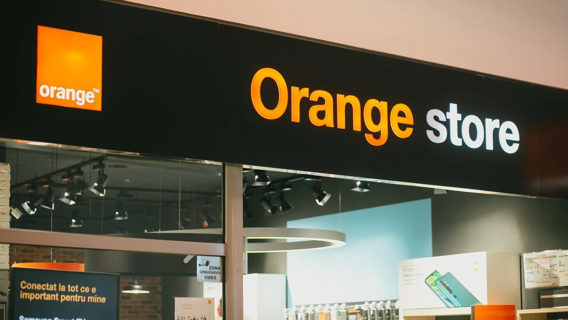 O clientă Orange din Iași a avut parte de surpriza vieții! A primit un mesaj că a achiziționat un telefon, deși nu îl comandase niciodată. 