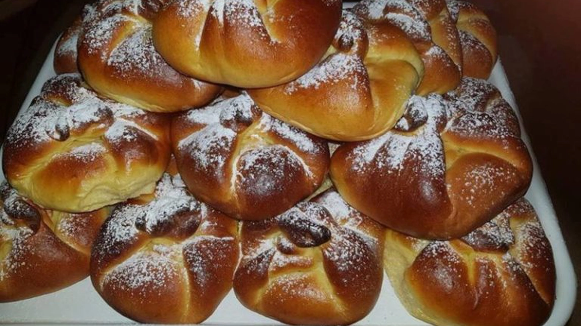 Plăcinte poale în brâu: Rețeta simplă a unui desert de-ți plouă în gură!