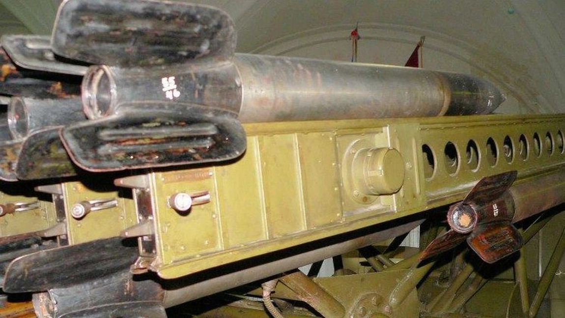 Descoperire incredibilă lângă municipiul Iași. Motoare de rachetă Katyusha din Al Doilea Război Mondial au fost găsite pe un câmp de lângă oraș